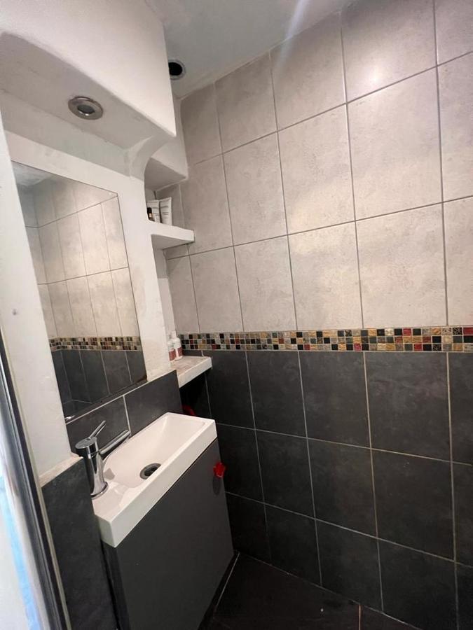 Privee Proche Metro Et Rocade